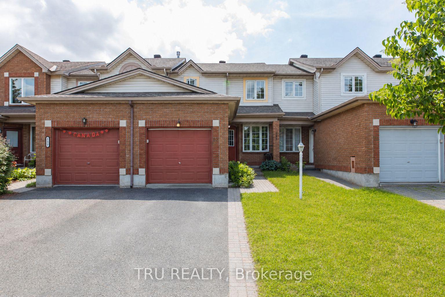 135 Margrave Avenue, Hunt Club - South Keys and Area, ON K1T 3X8
