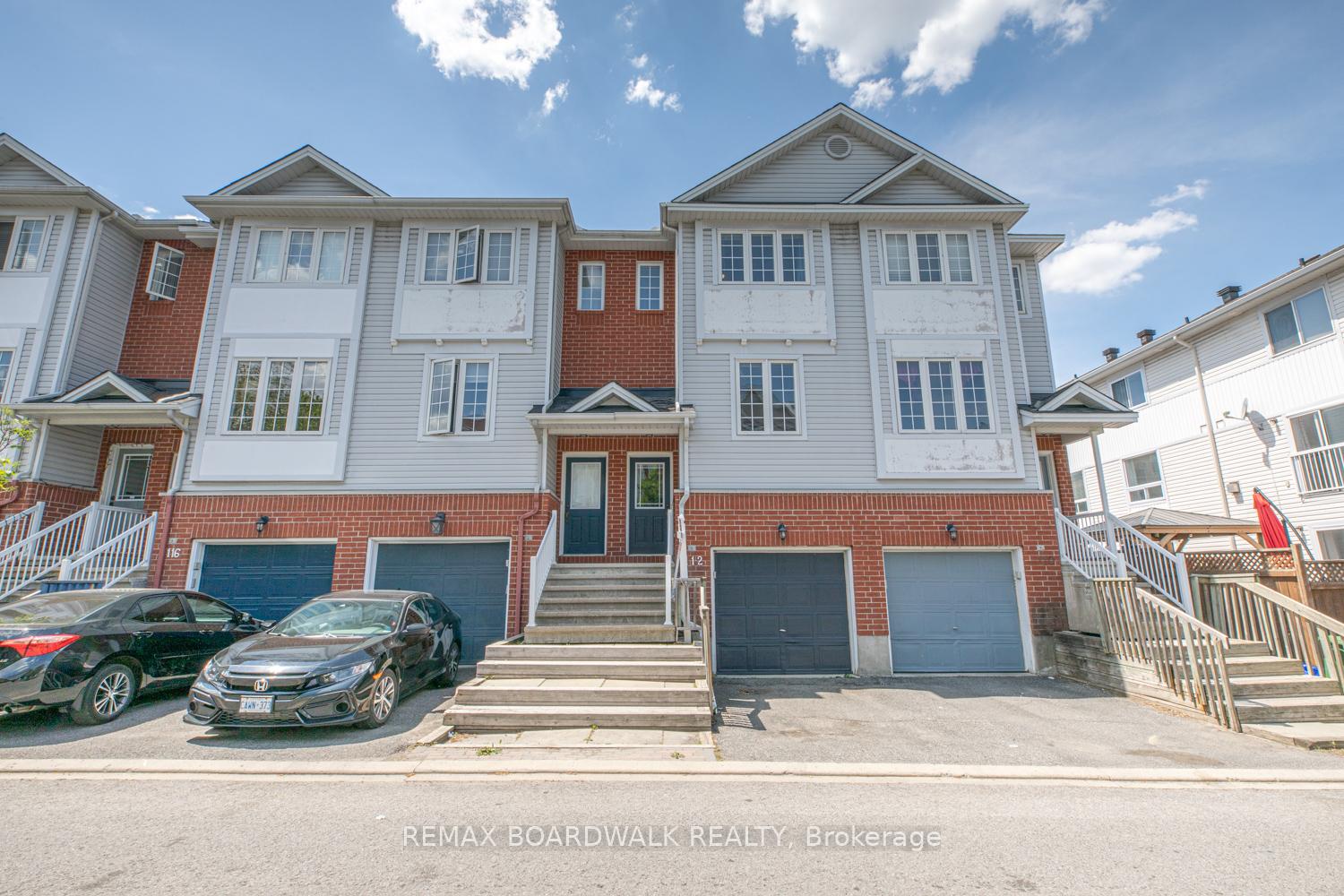 112 Wharhol Private, Bells Corners and South to Fallowfield, ON K2H 1G6