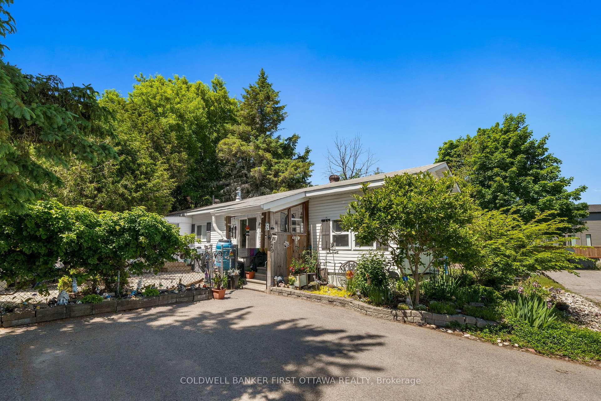 29 Cloverloft Court, Stittsville - Munster - Richmond, ON K2S 1T3