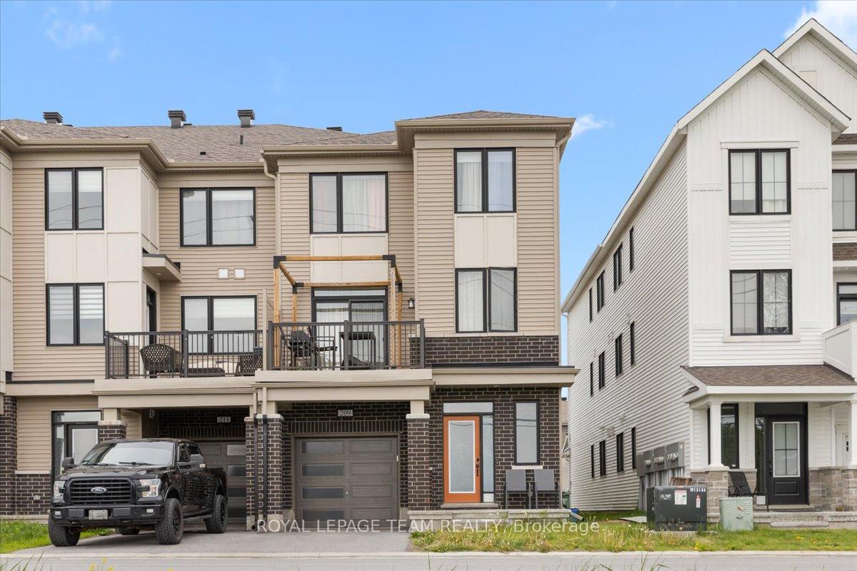 209 Hibernian Walk, Kanata, ON K2V 0R6
