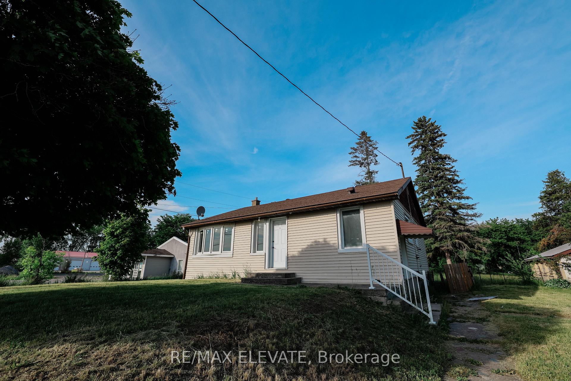 106 Whites Road, Quinte West, ON K8V 5P5