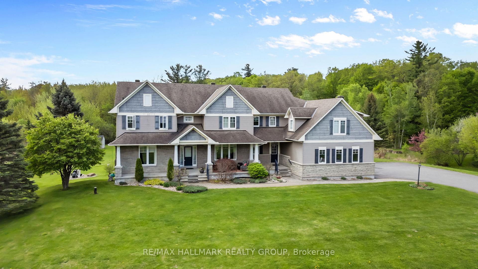 137 Goodman Drive, Kanata, ON K2W 1C7