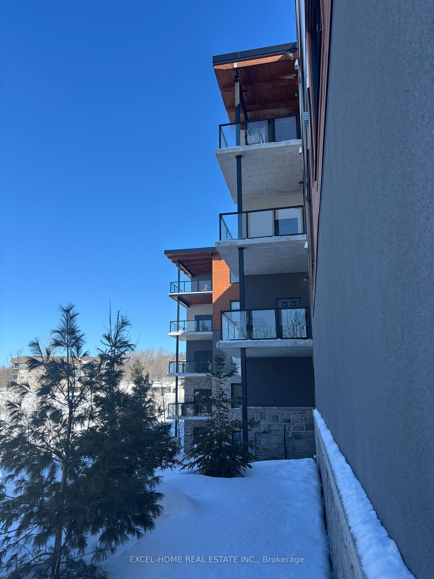 20 Salt Dock Road 211, Parry Sound, ON P2A 0E7