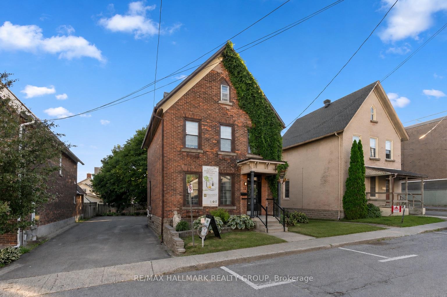 32 St. Andrew Street, Brockville, ON K6V 4X4