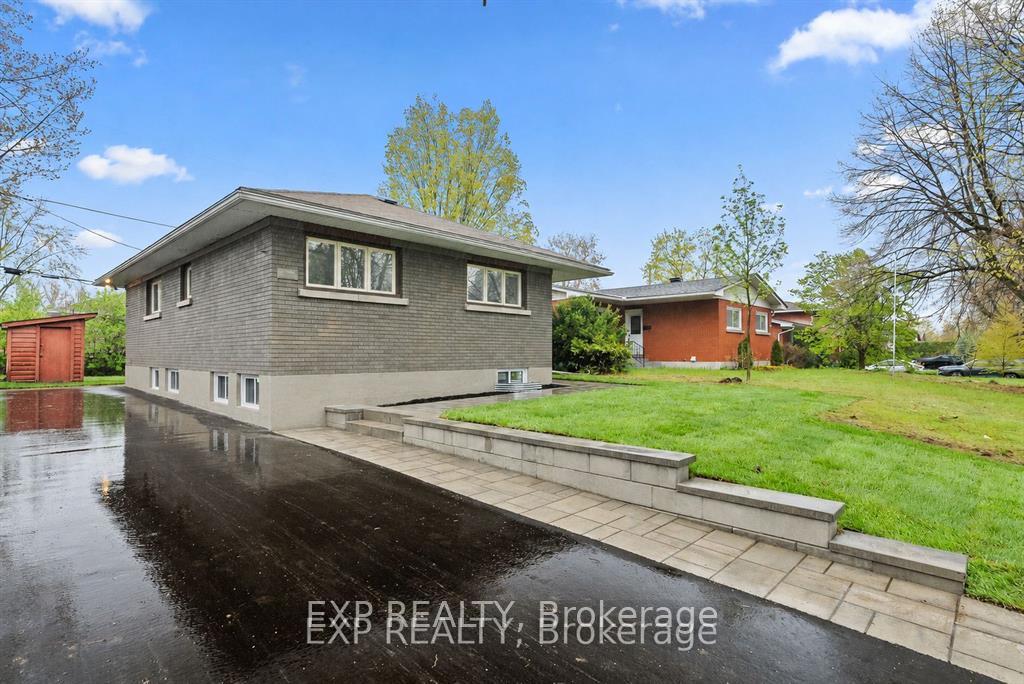 2393 Sheldon Avenue, Parkway Park - Queensway Terrace S and Area, ON K2C 1K4