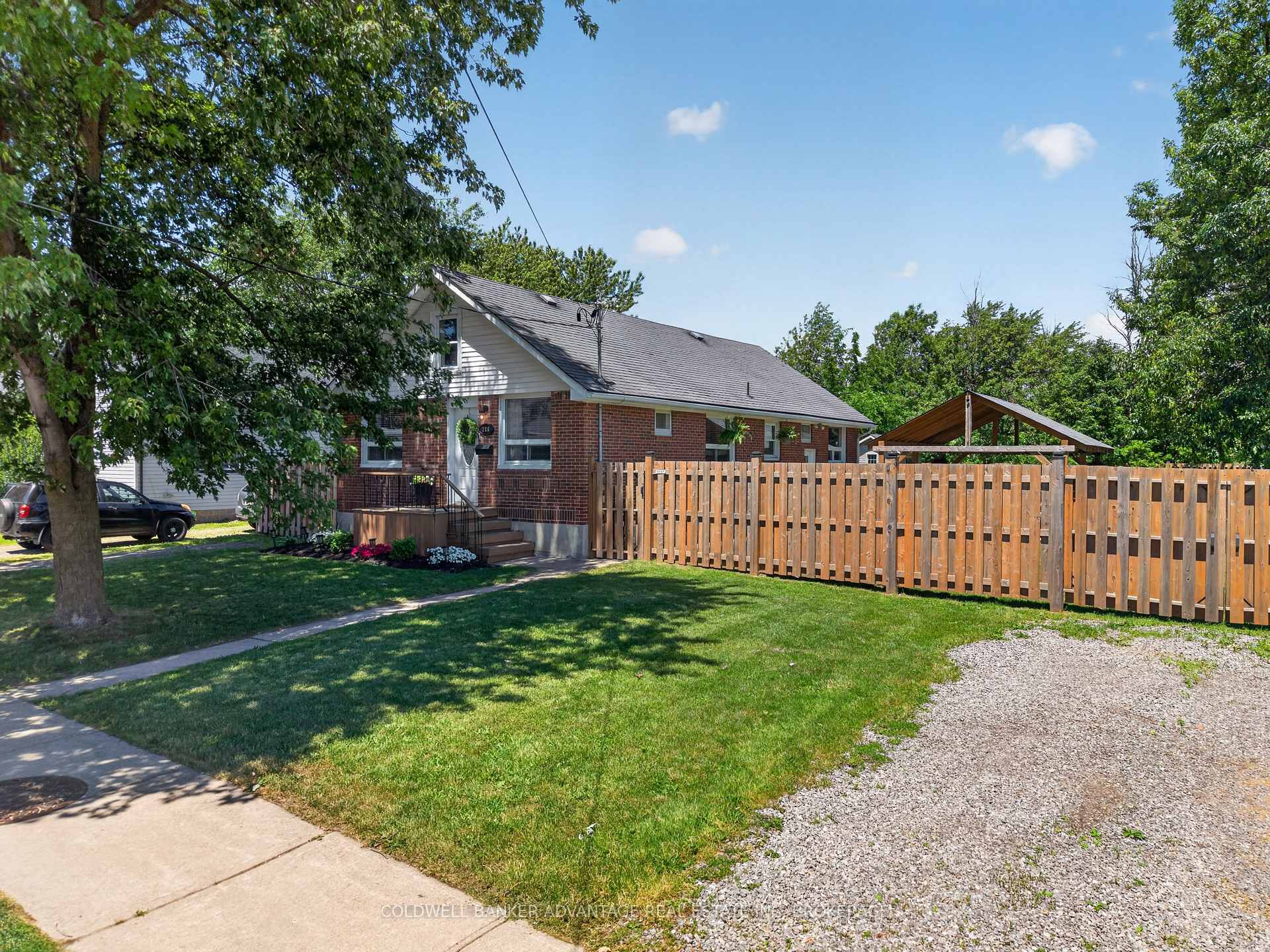 286 Gilmore Road E, Fort Erie, ON L2A 2M8