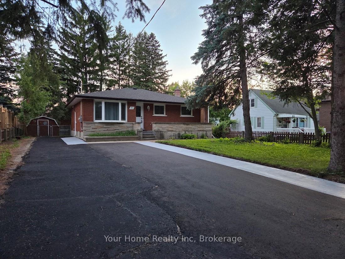 37 Rutherford Drive E Main Floor, Kitchener, ON N2A 1P8