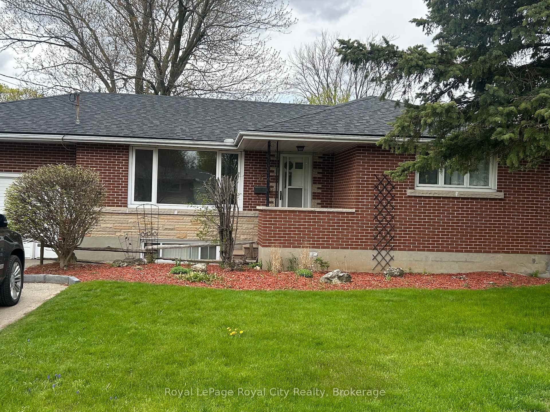 6 Montgomery Street Main Floor, Guelph, ON N1E 1P9