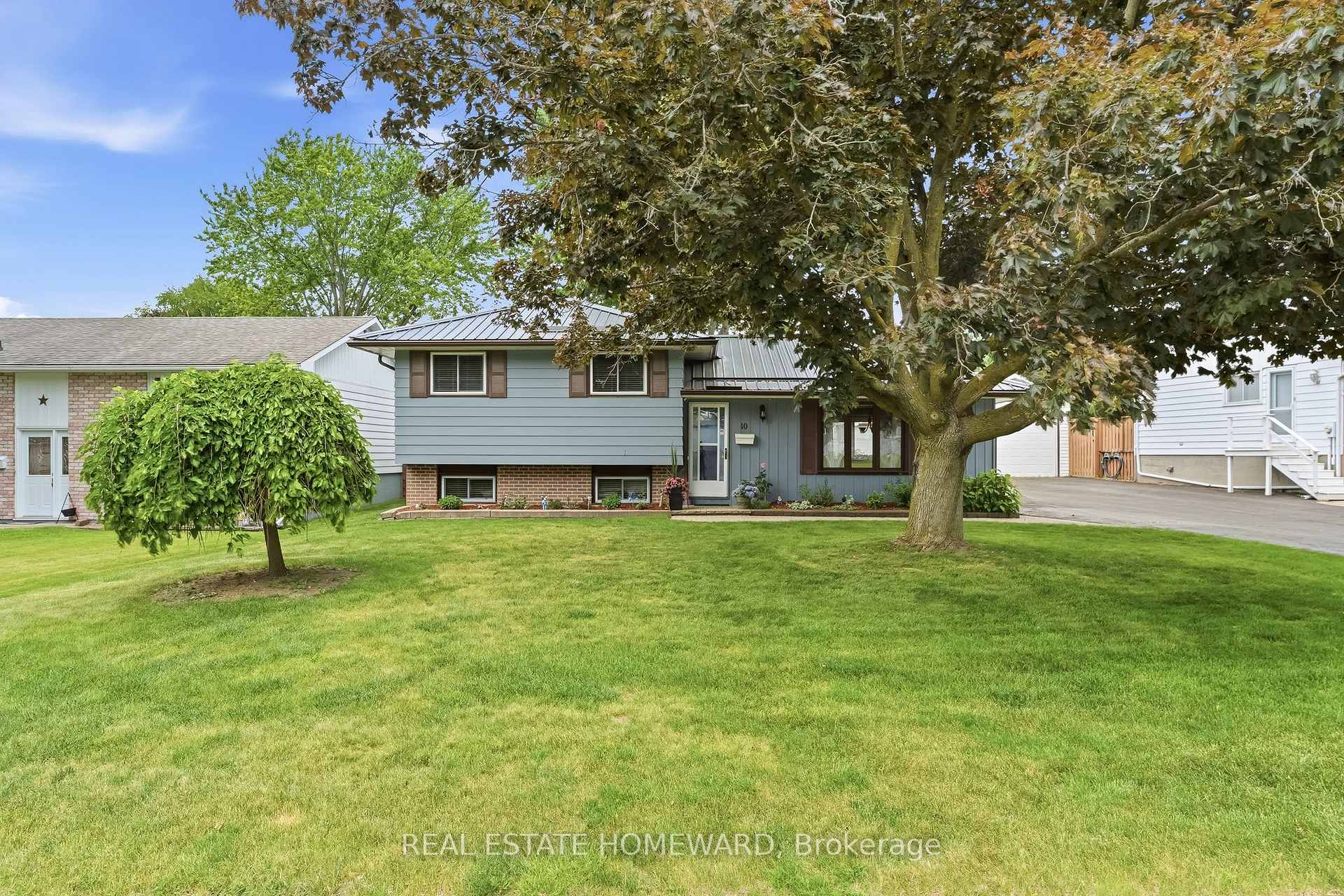 10 Cory Crescent, Quinte West, ON K8V 5W8