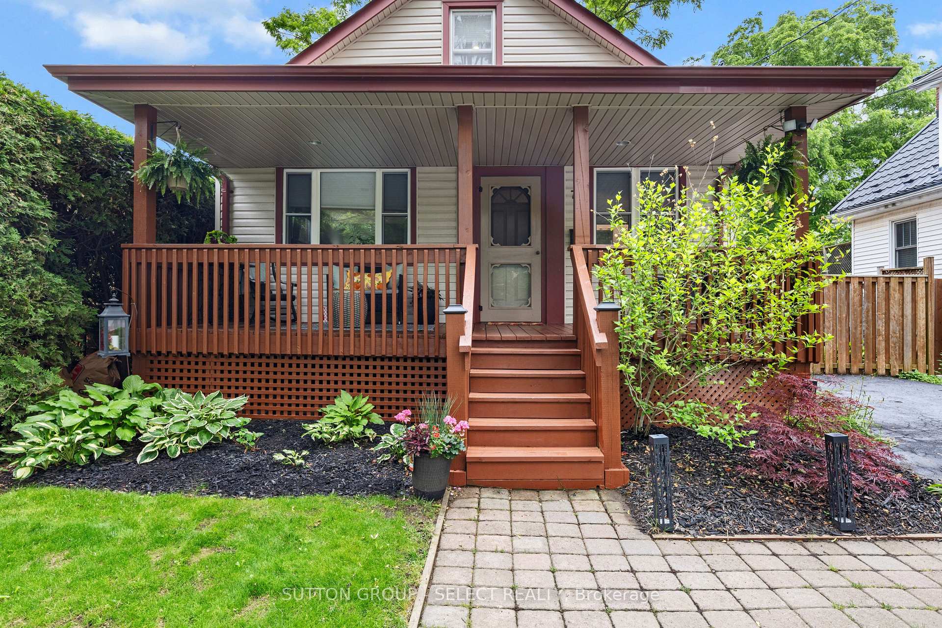 72 Emery Street E, London South, ON N6C 2C8