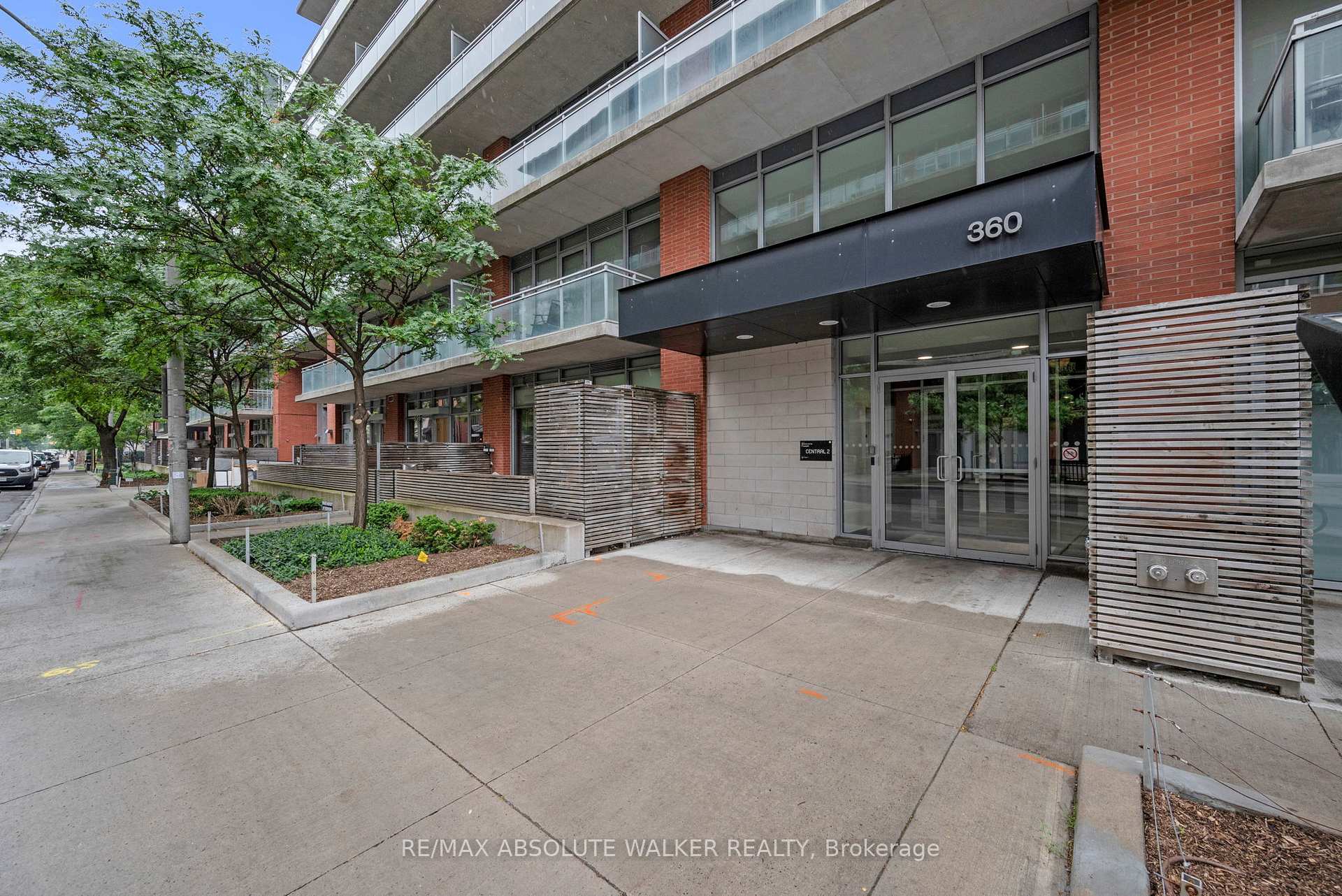 360 McLeod Street 717, Ottawa Centre, ON K2P 1A4