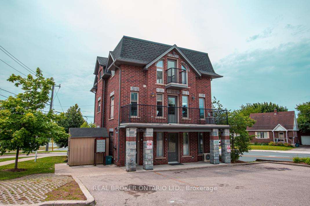 489 East Avenue B, Kitchener, ON N2H 0A8