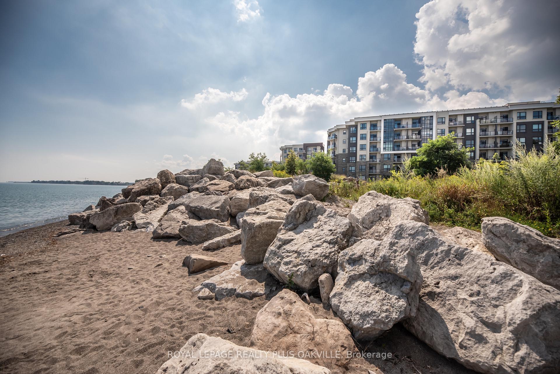 125 Shoreview Place 214, Hamilton, ON L8E 0K3
