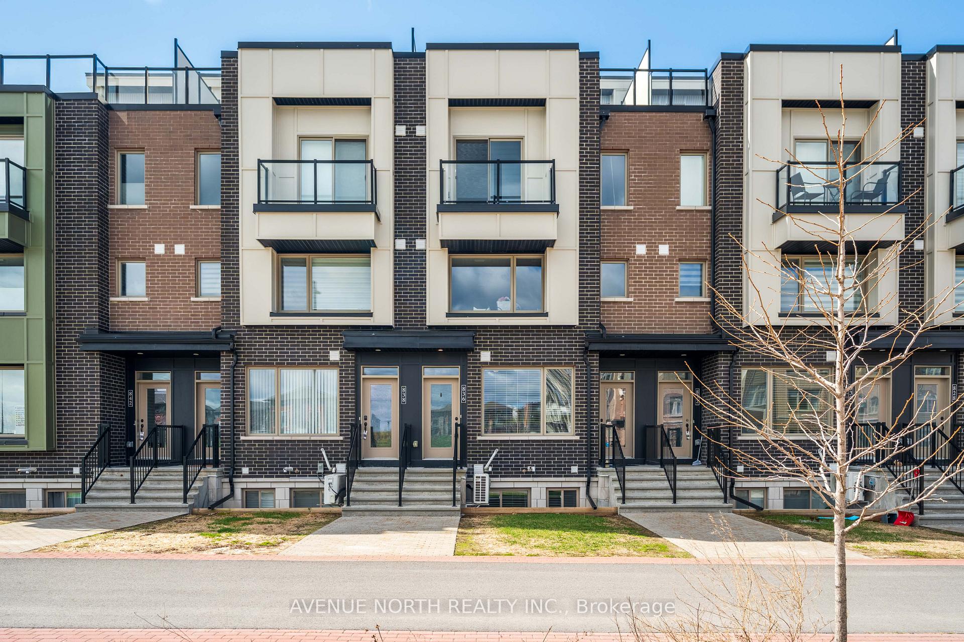 836 Mikinak Road, Manor Park - Cardinal Glen and Area, ON K1K 5A5