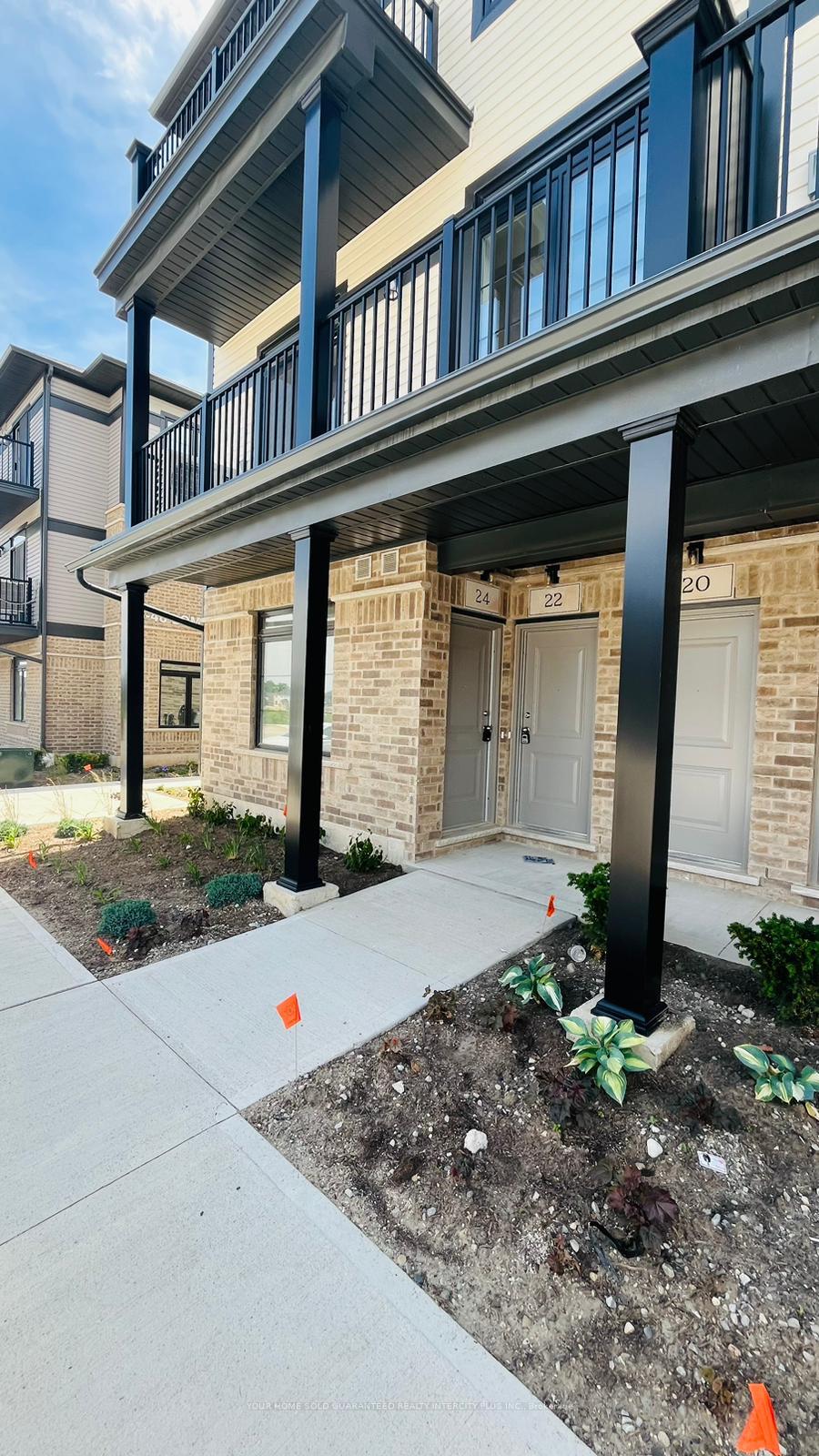 24 Lomond Lane, Kitchener, ON N2R 1R7