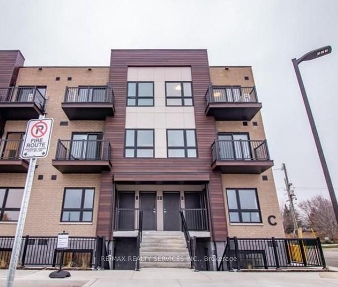 10 PALACE Street C11, Kitchener, ON N2E 0J3