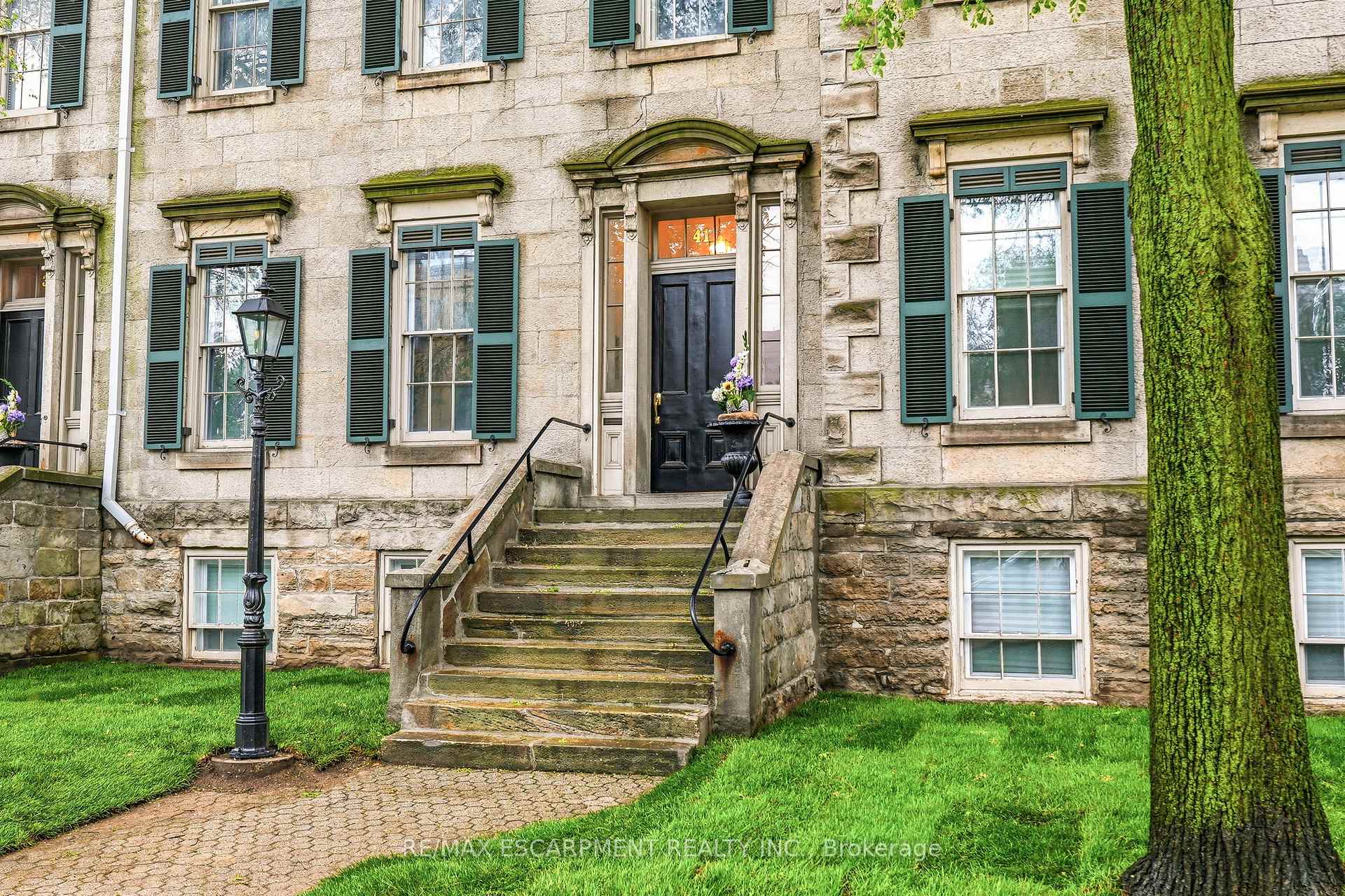 41 Duke Street 1, Hamilton, ON L8P 1X2