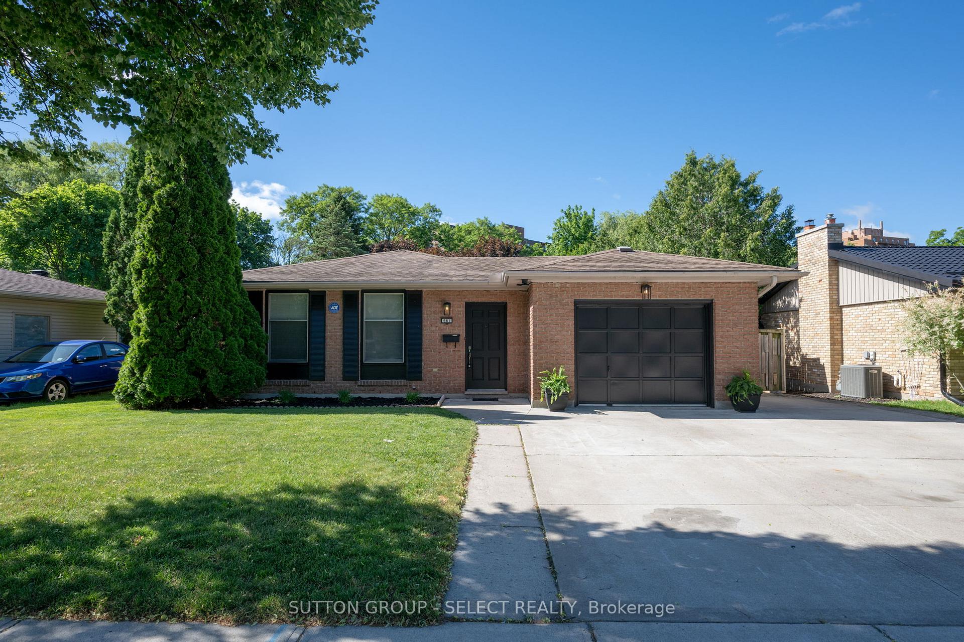 661 Grenfell Drive, London North, ON N5X 2C4