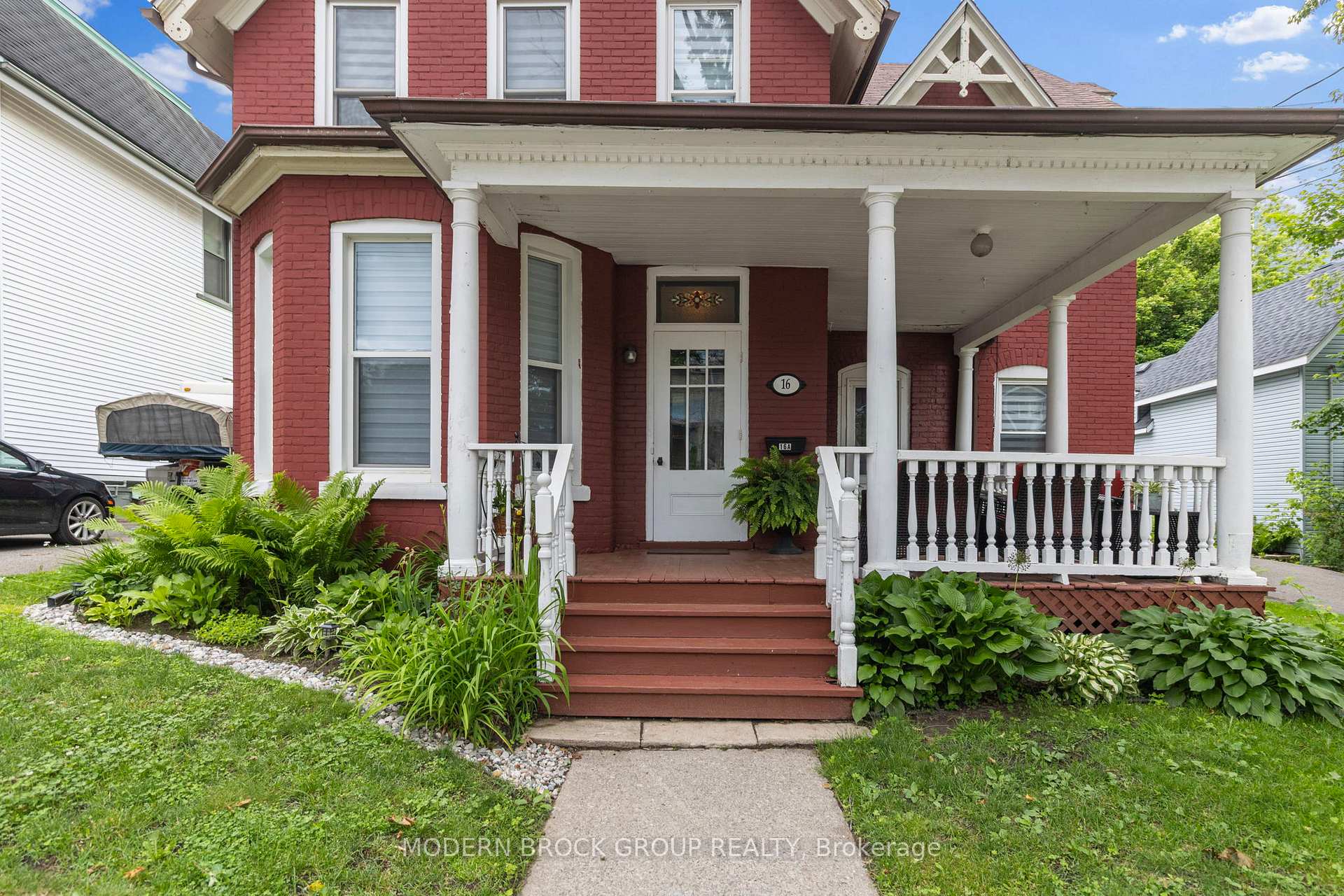 16 Beecher Street, Brockville, ON K6V 5L9