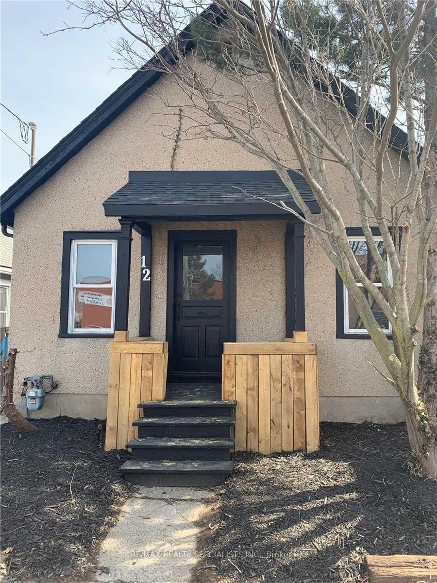 12 Page Street, St. Catharines, ON L2R 4A3