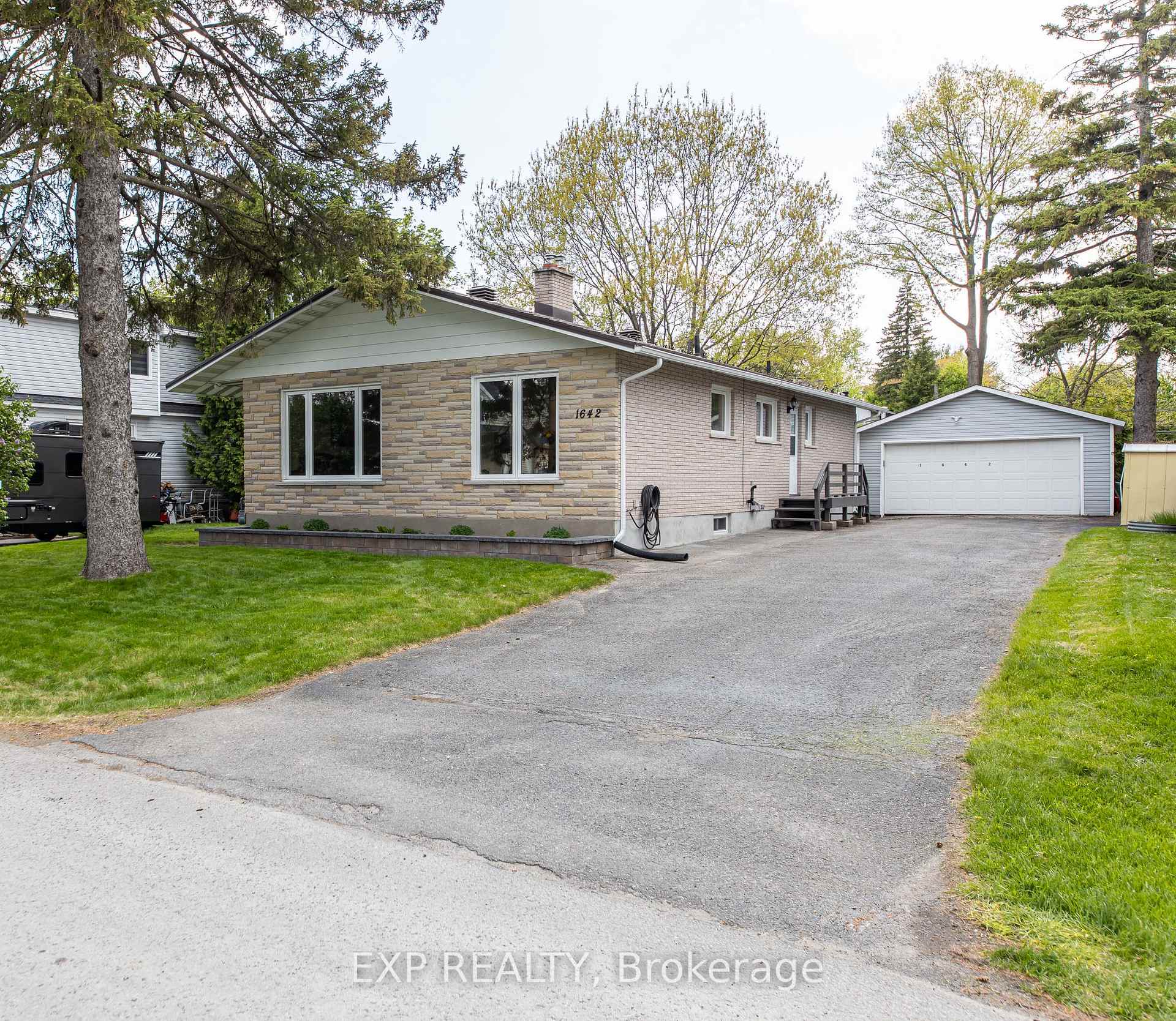 1642 Valmarie Avenue, Mooneys Bay - Carleton Heights and Area, ON K2C 1W1