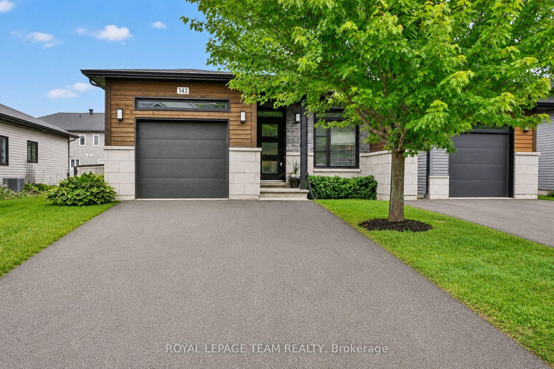 143 St Malo Place, Russell, ON K0A 1W0