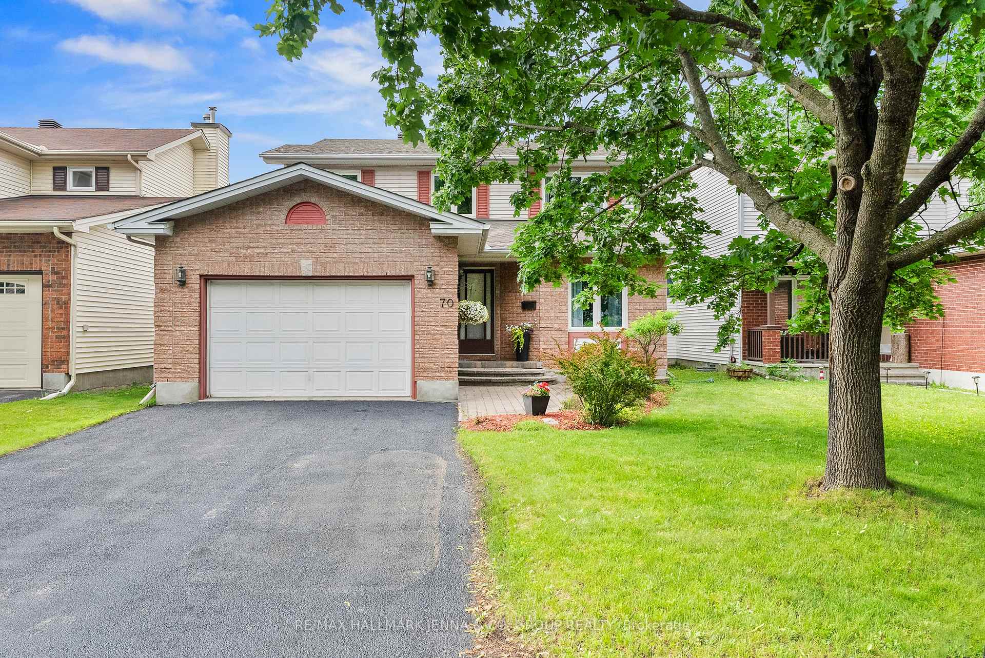 70 Huntersfield Drive, Hunt Club - South Keys and Area, ON K1T 3L7