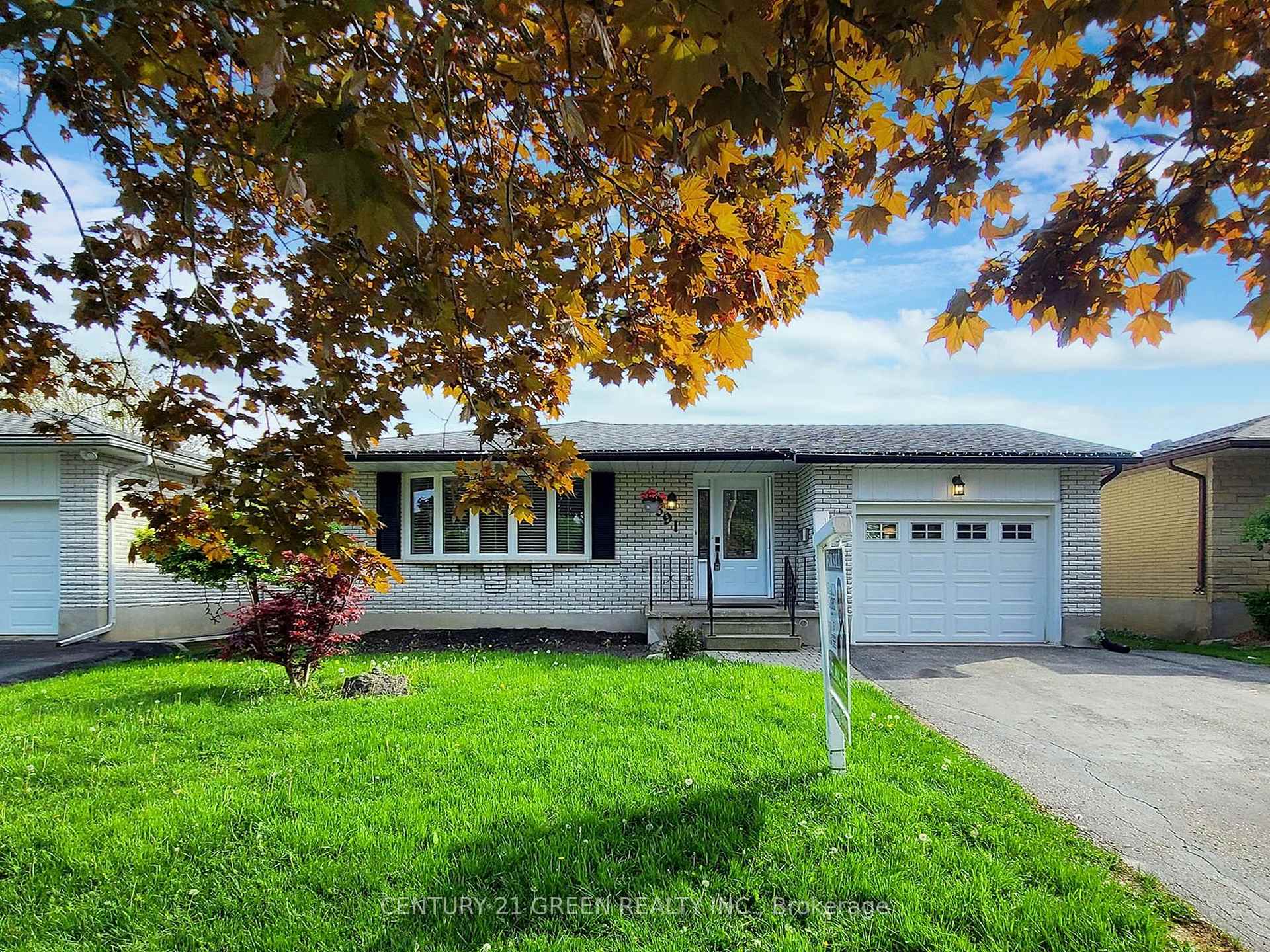 591 Dogwood Lane, Waterloo, ON N2L 4Y1