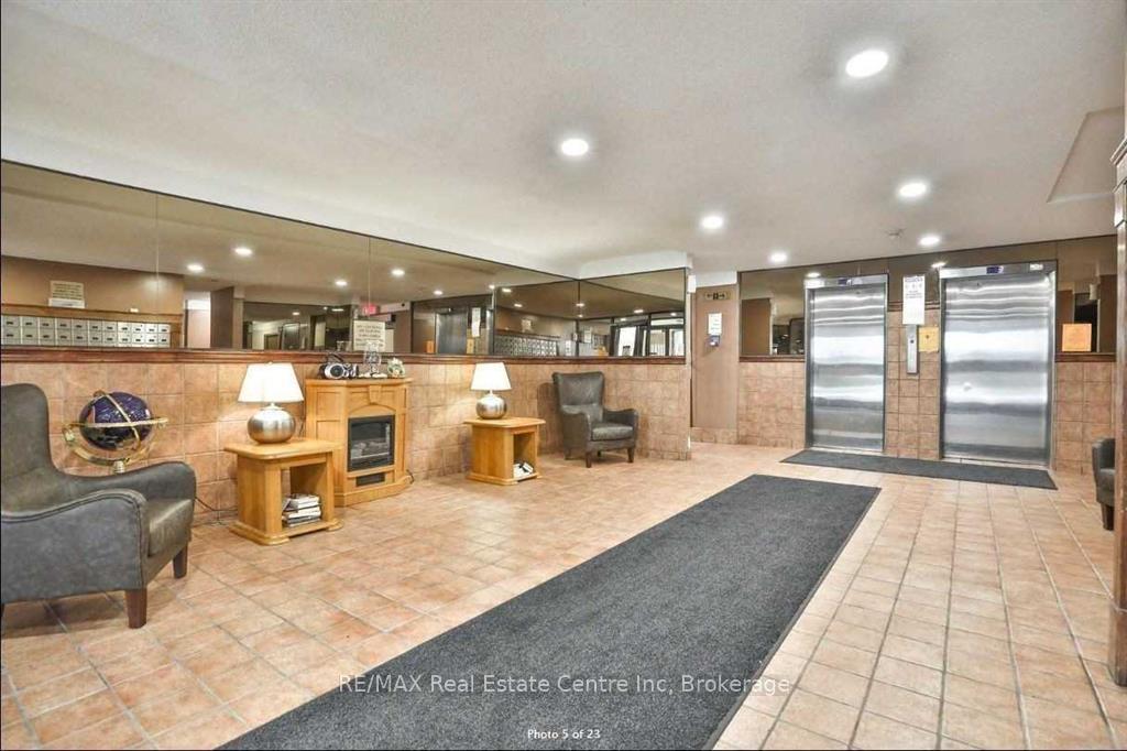 15 Albright Road N 17, Hamilton, ON L8K 5J2
