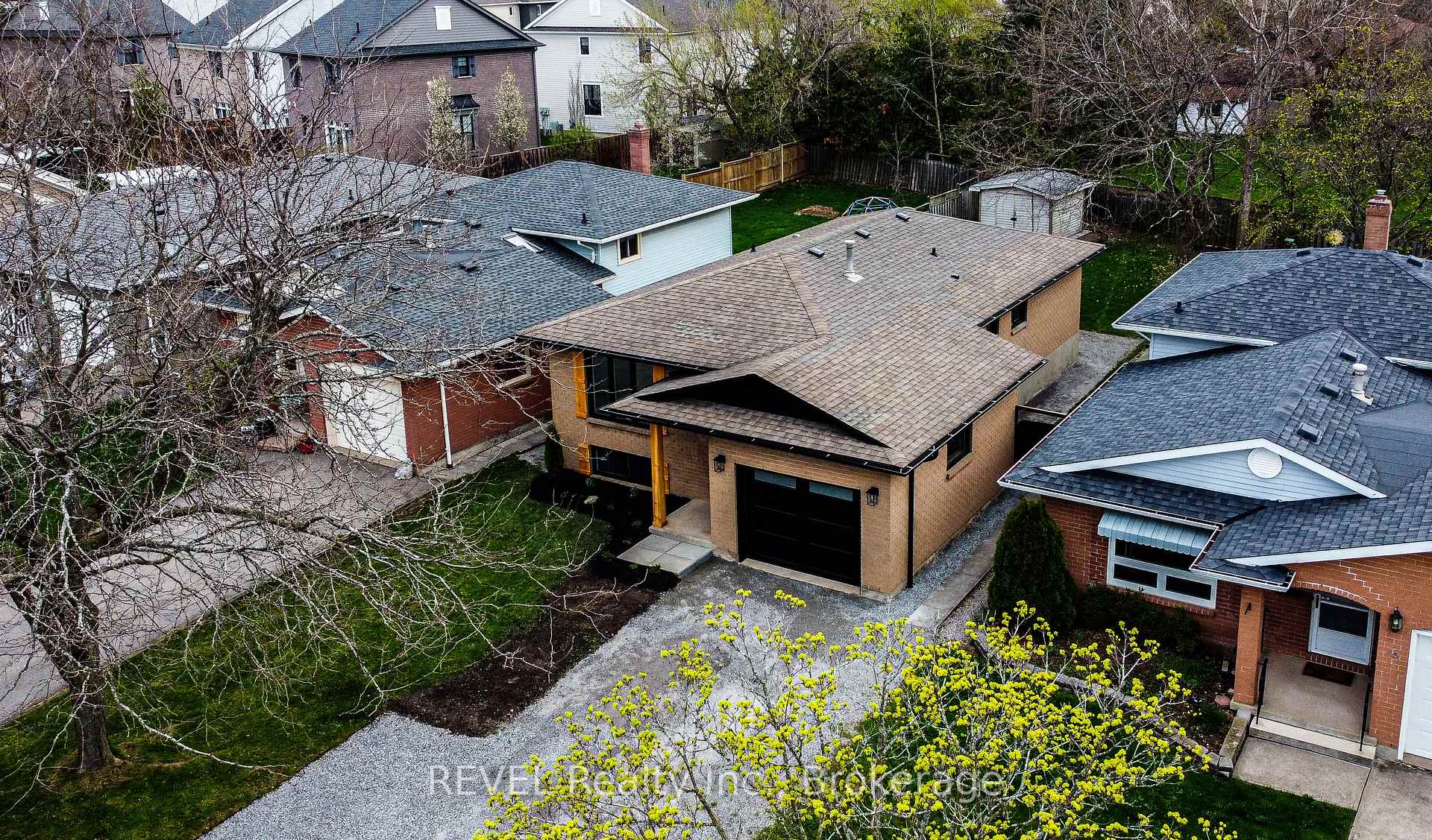 12 Andrea Drive, St. Catharines, ON L2S 3N7