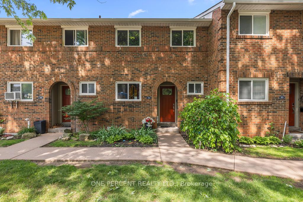 125 LIVINGSTON Avenue 34, Grimsby, ON L3M 4S5