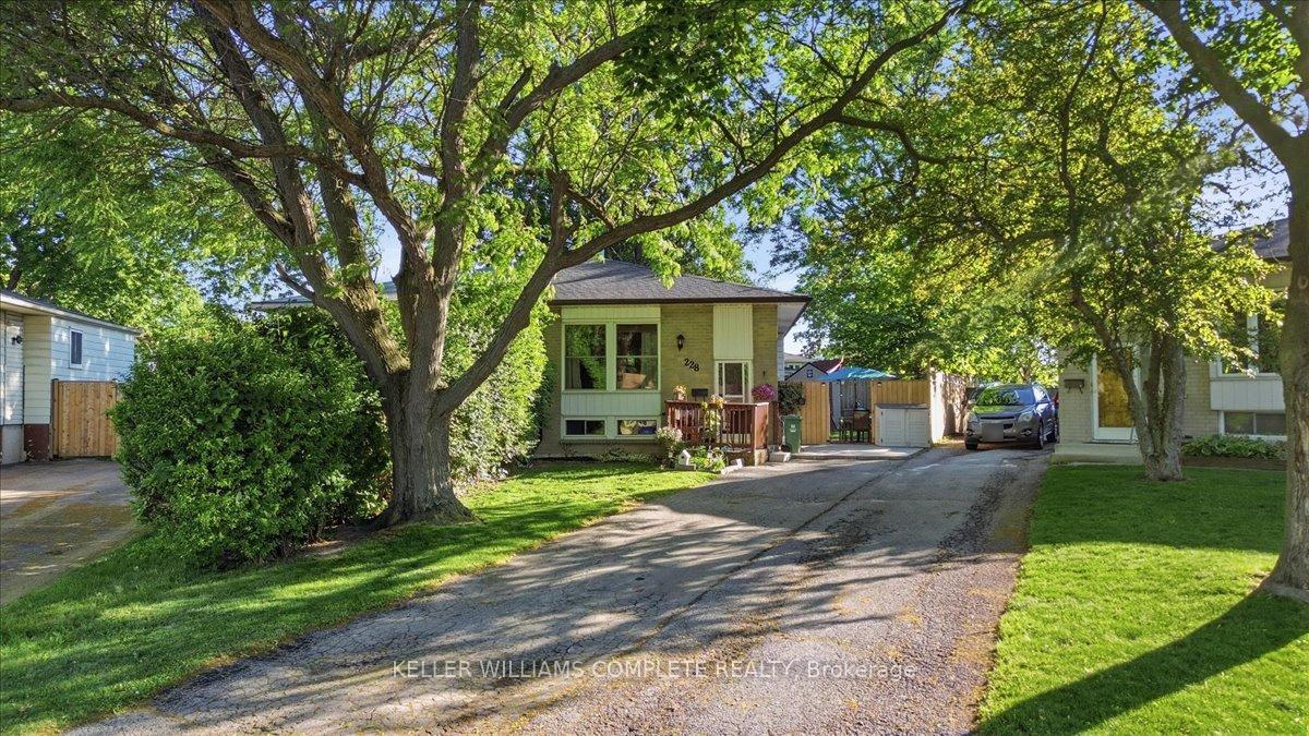 228 Golden Orchard Drive, Hamilton, ON L9C 6J7