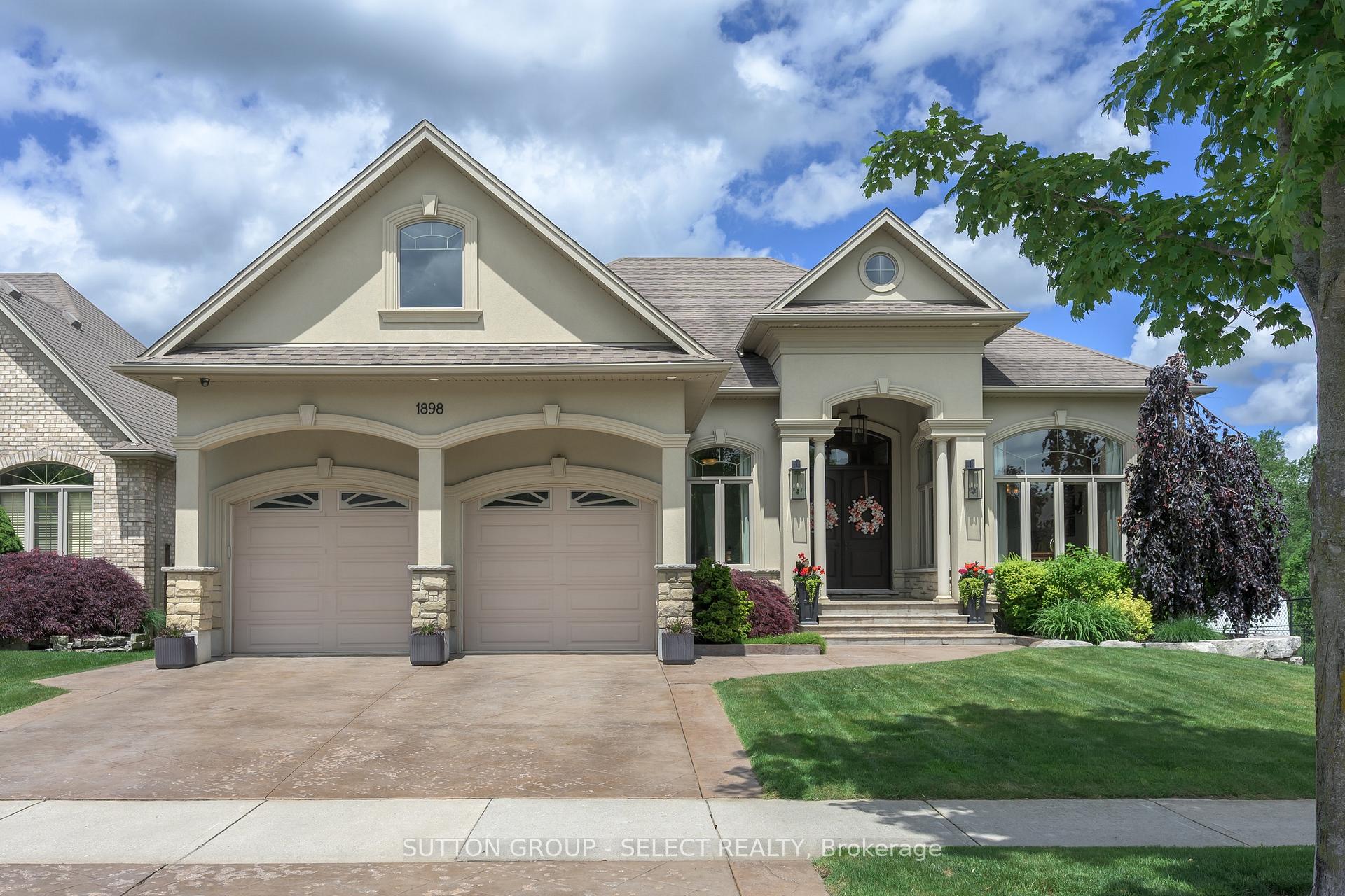 1898 Riverbend Road, London South, ON N6K 0A2