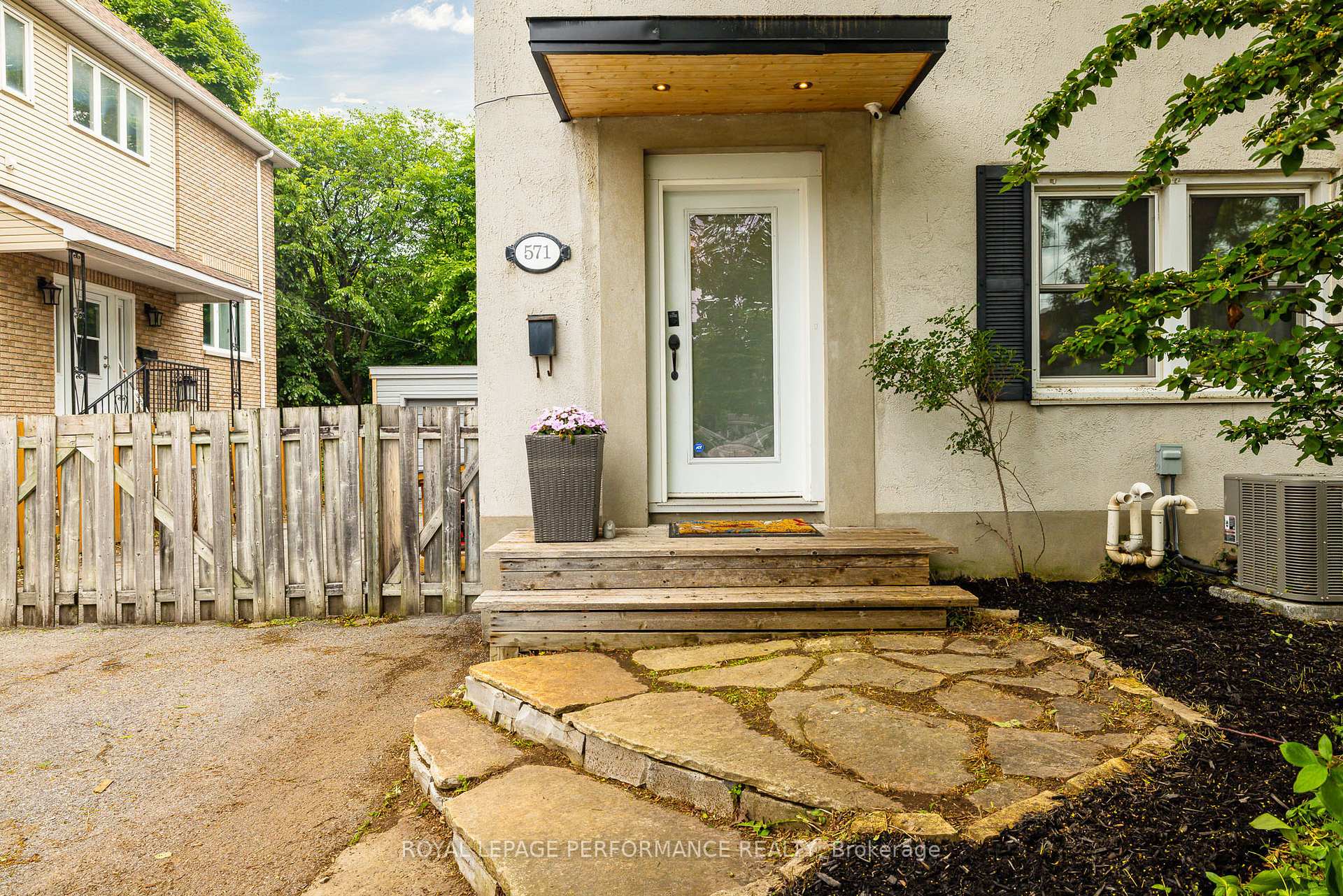 571 Churchill Avenue N, Westboro - Hampton Park, ON K1Z 5E6