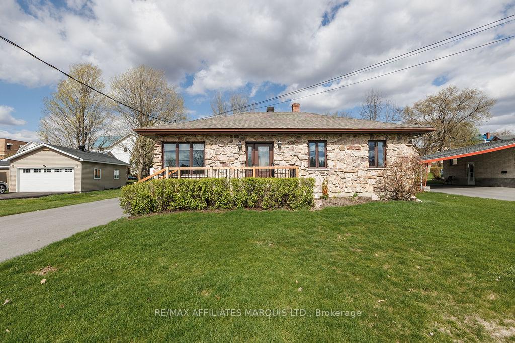 137 Park Avenue, North Glengarry, ON K0C 1A0