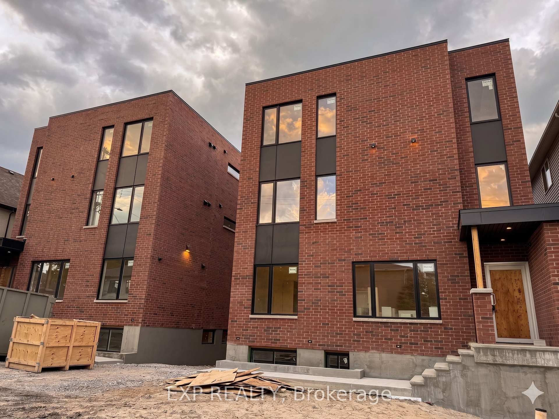 1301 Dorchester Avenue, Carlington - Central Park, ON K1Z 8E8