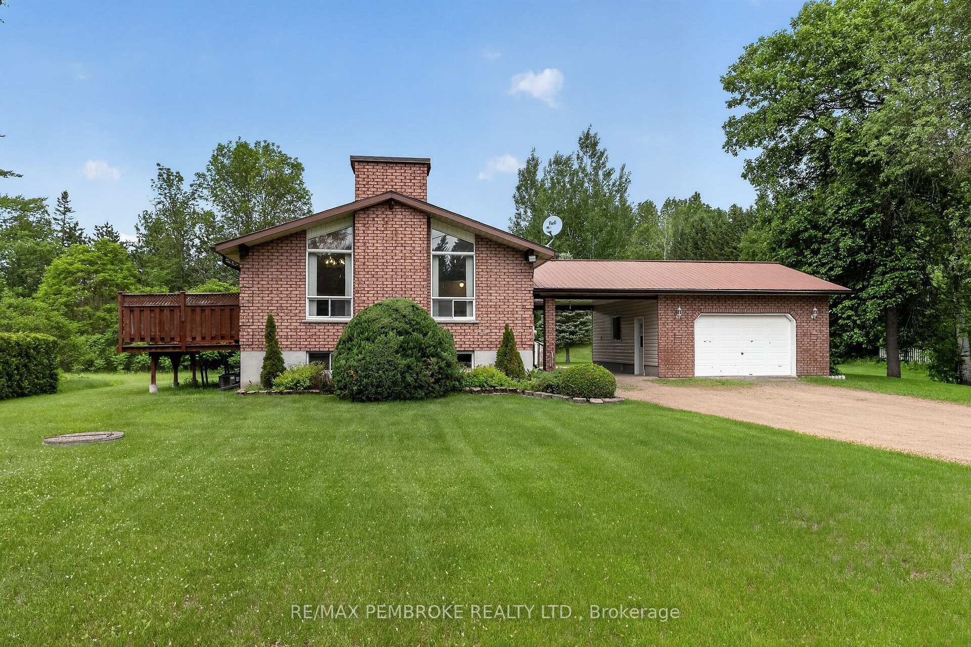 66 Sandy Beach Road, Laurentian Valley, ON K8A 6W8