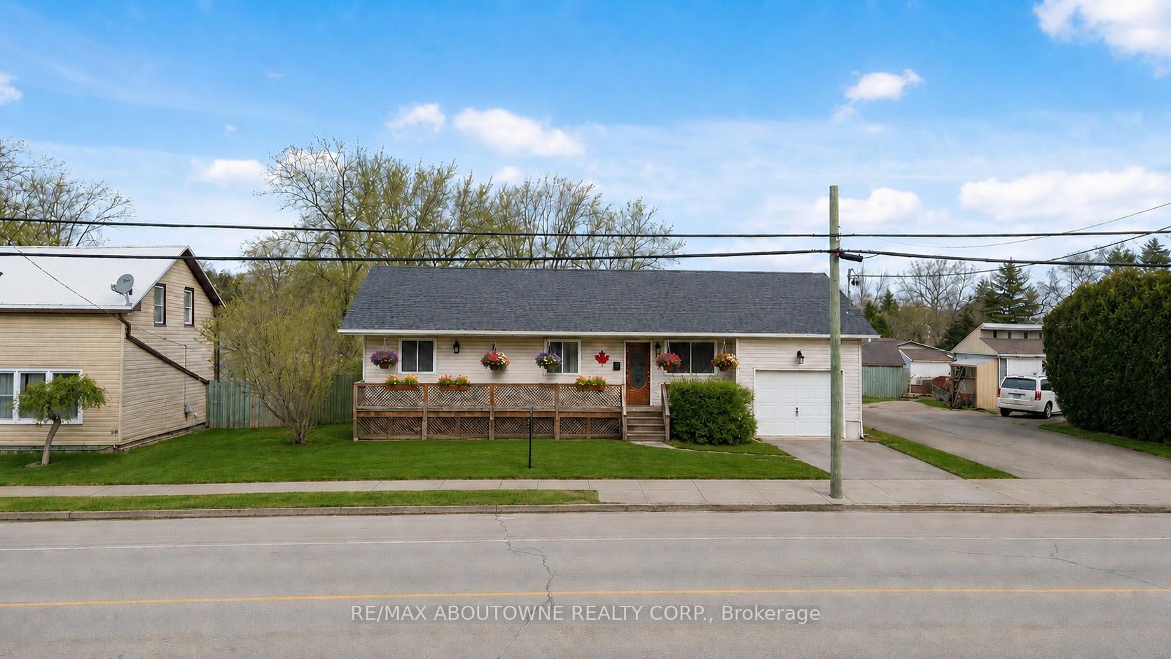 12 Main Street W, Haldimand, ON N0A 1P0