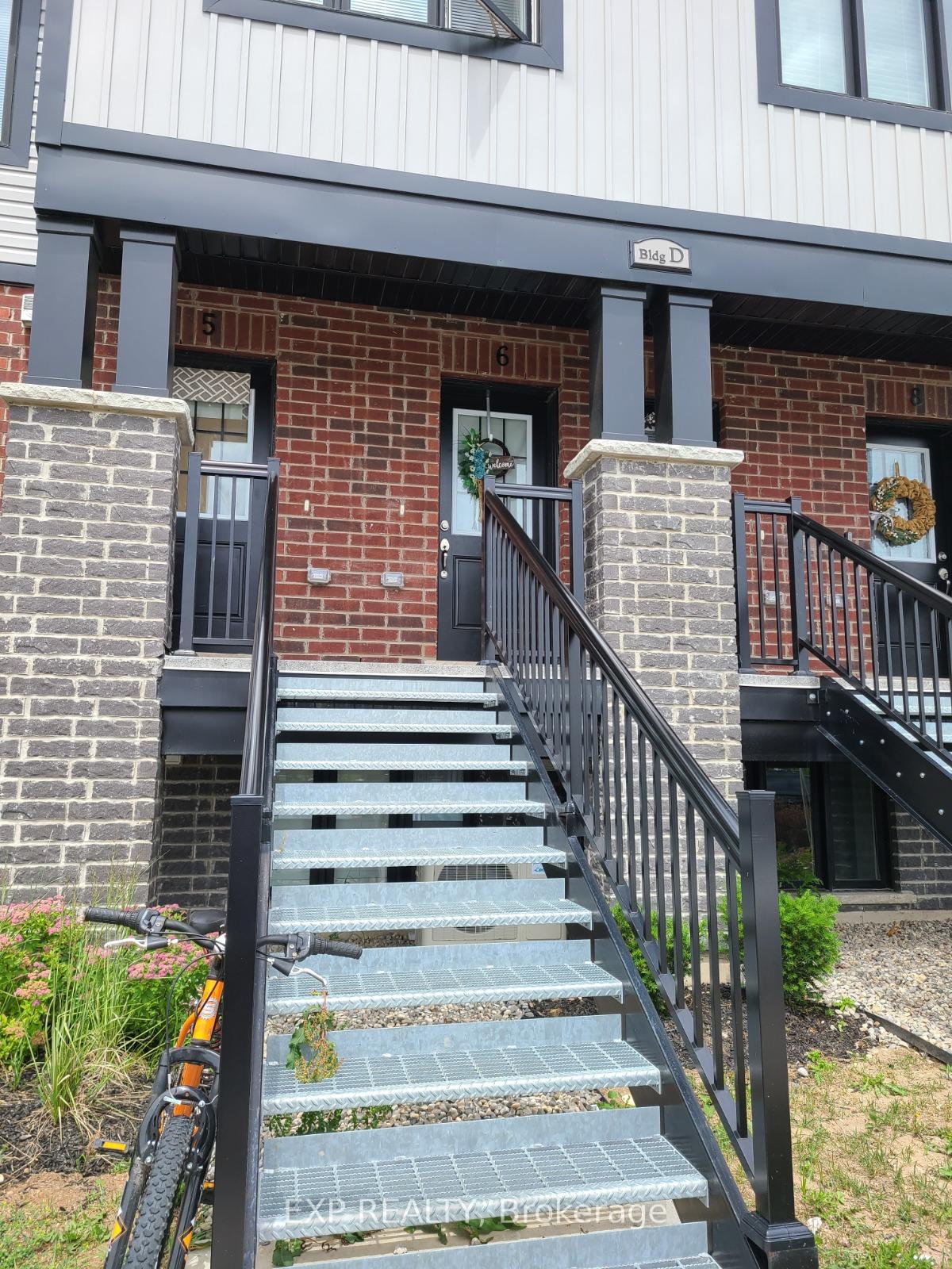 160 Rochefort Street D6, Kitchener, ON N2R 0P5