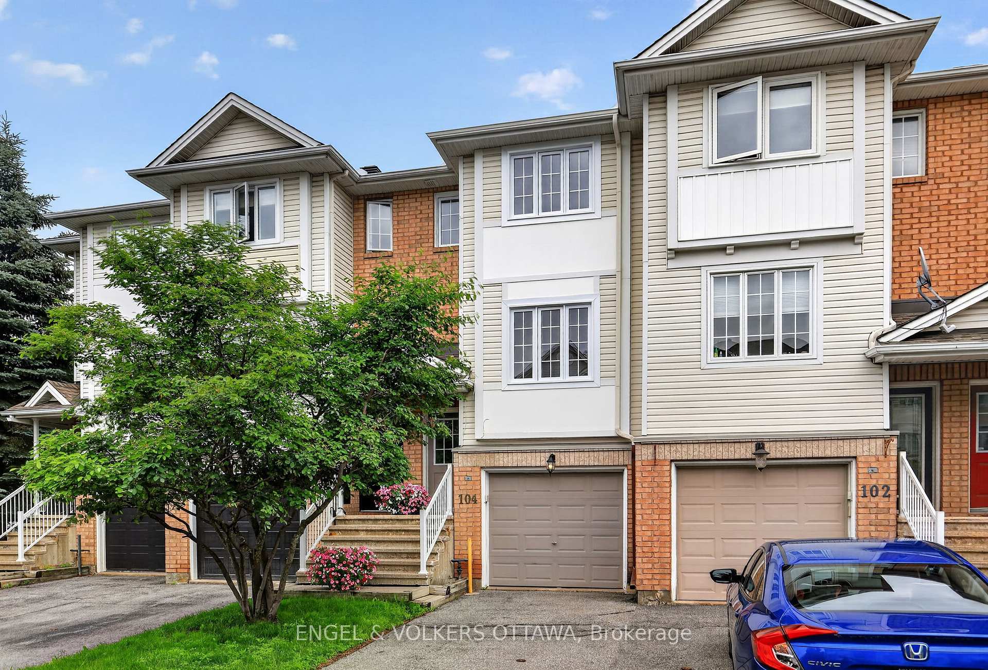 104 Manhattan Crescent, Carlington - Central Park, ON K2C 4B7