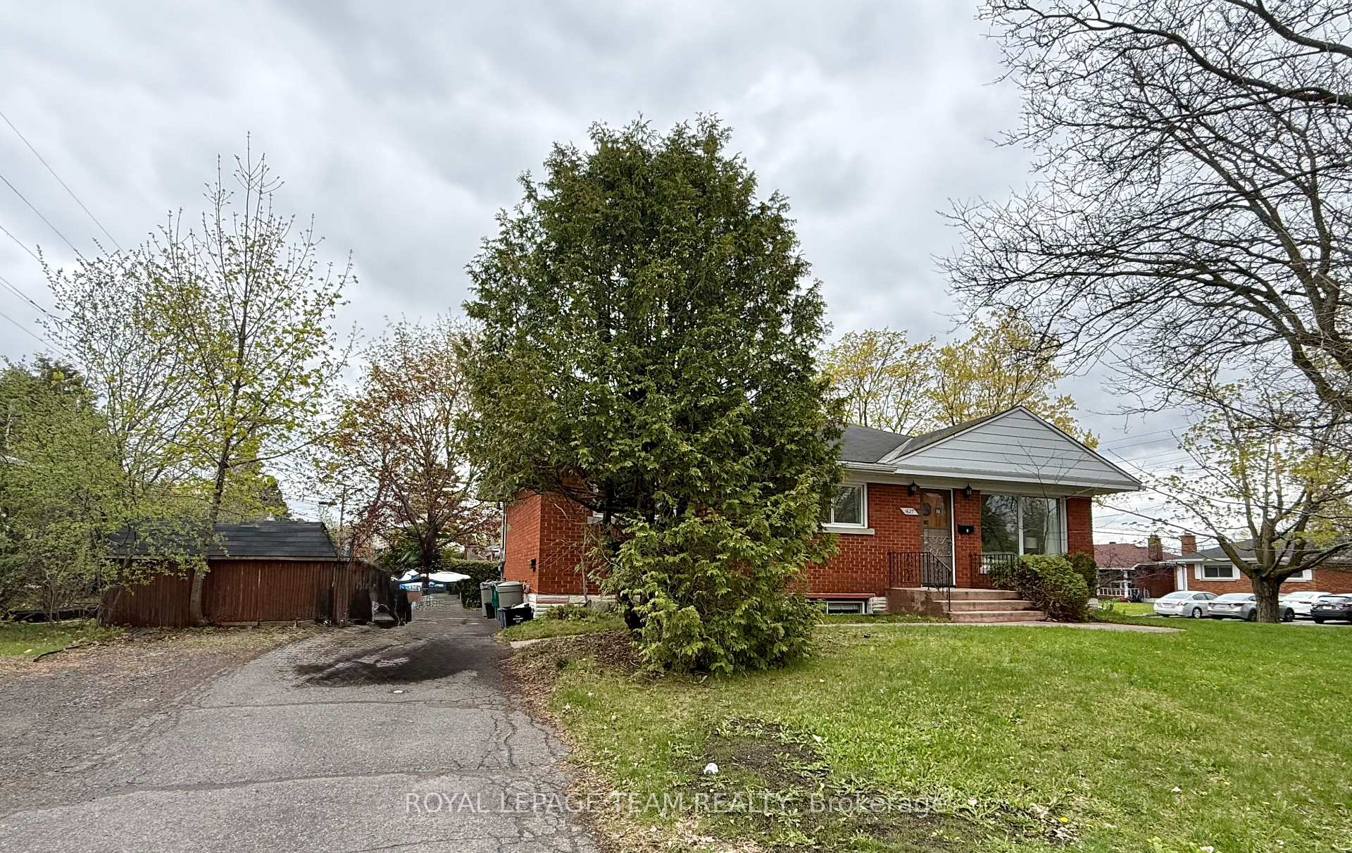 1627 CHAUCER Avenue 1 & 2, Alta Vista and Area, ON K1G 0R7