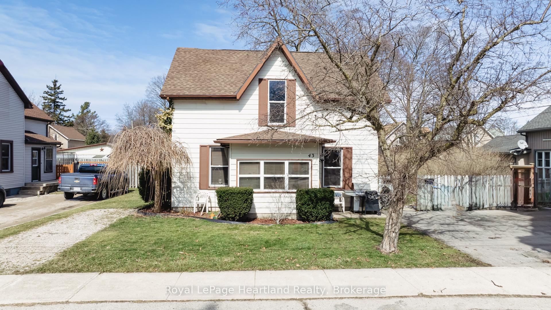 43 Trafalgar Street, Goderich, ON N7A 1T4
