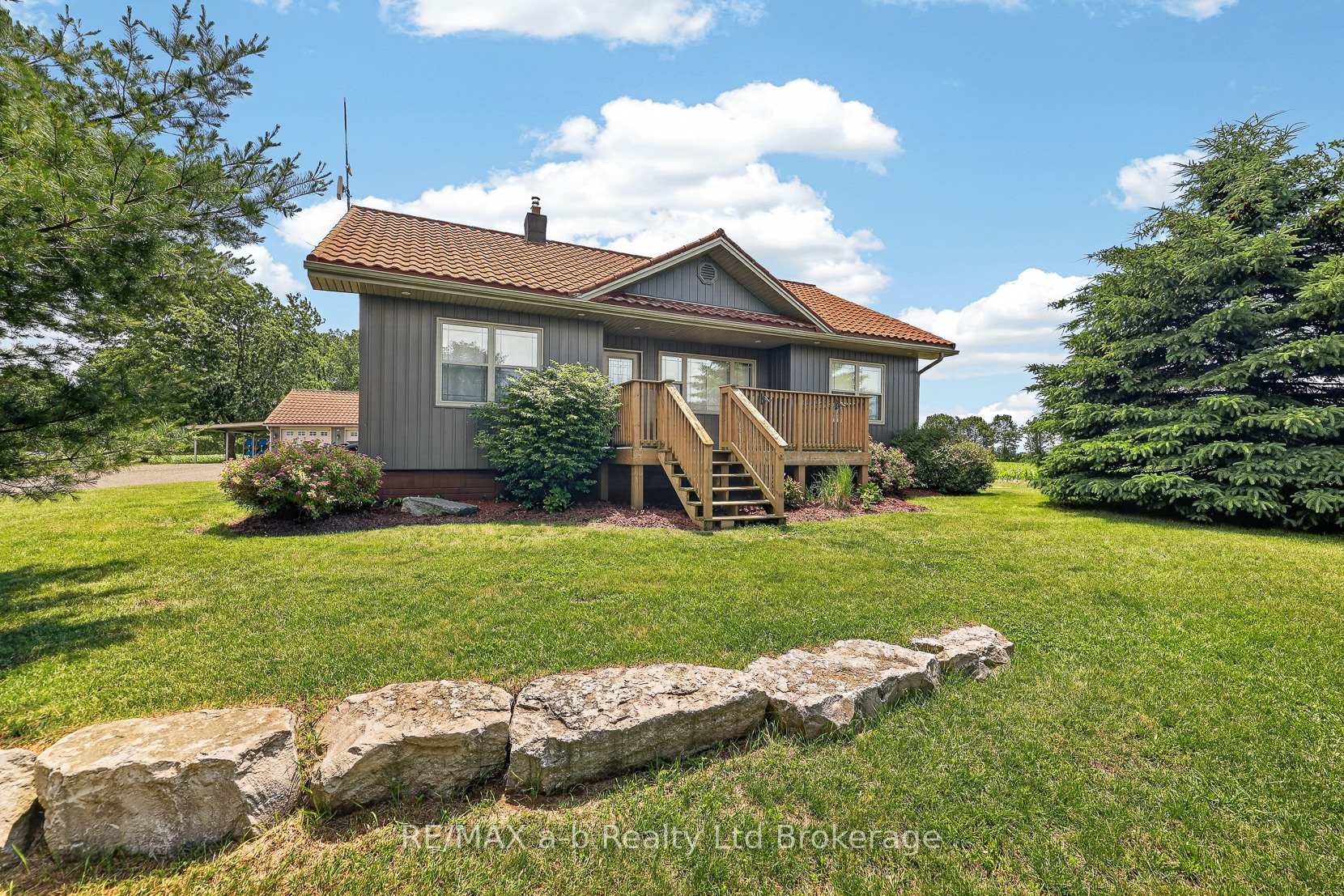 410 2nd Concession Road, Norfolk, ON N0J 1E0