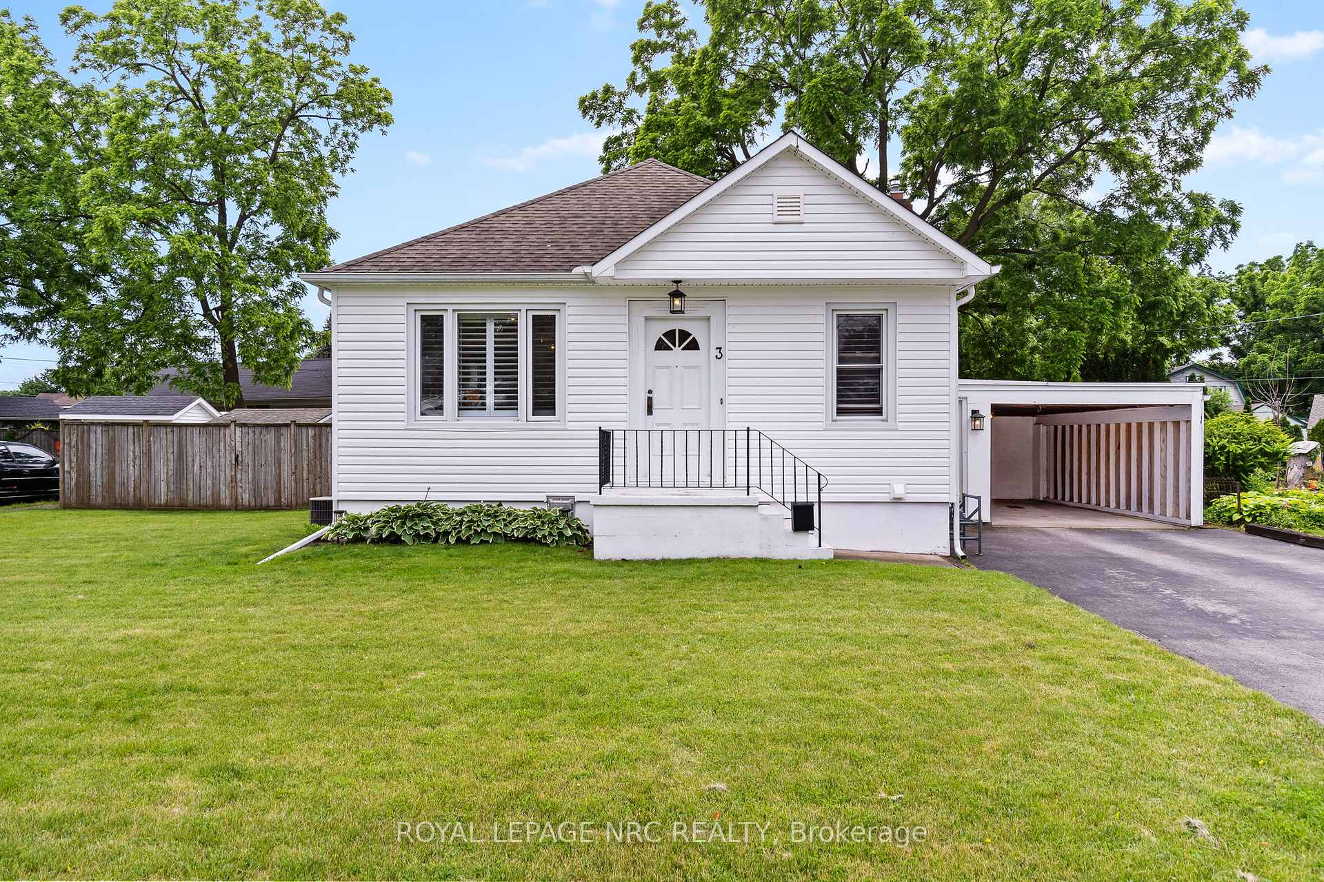 3 Philpark Road, St. Catharines, ON L2N 4E4