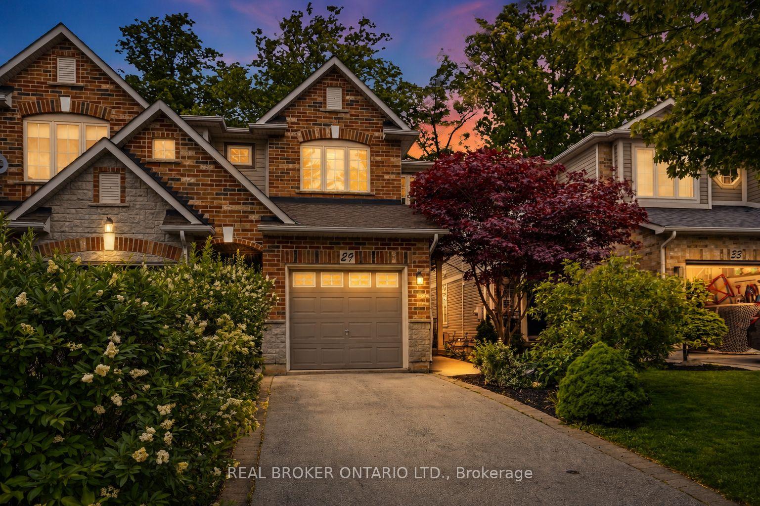 29 Sunnycroft Court, Hamilton, ON L8B 0L3