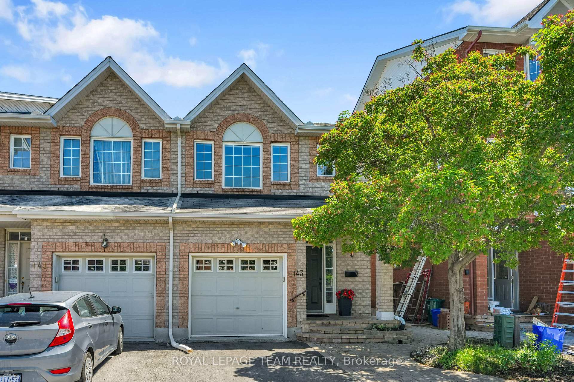 143 Tall Oak Private, Alta Vista and Area, ON K1G 6T3