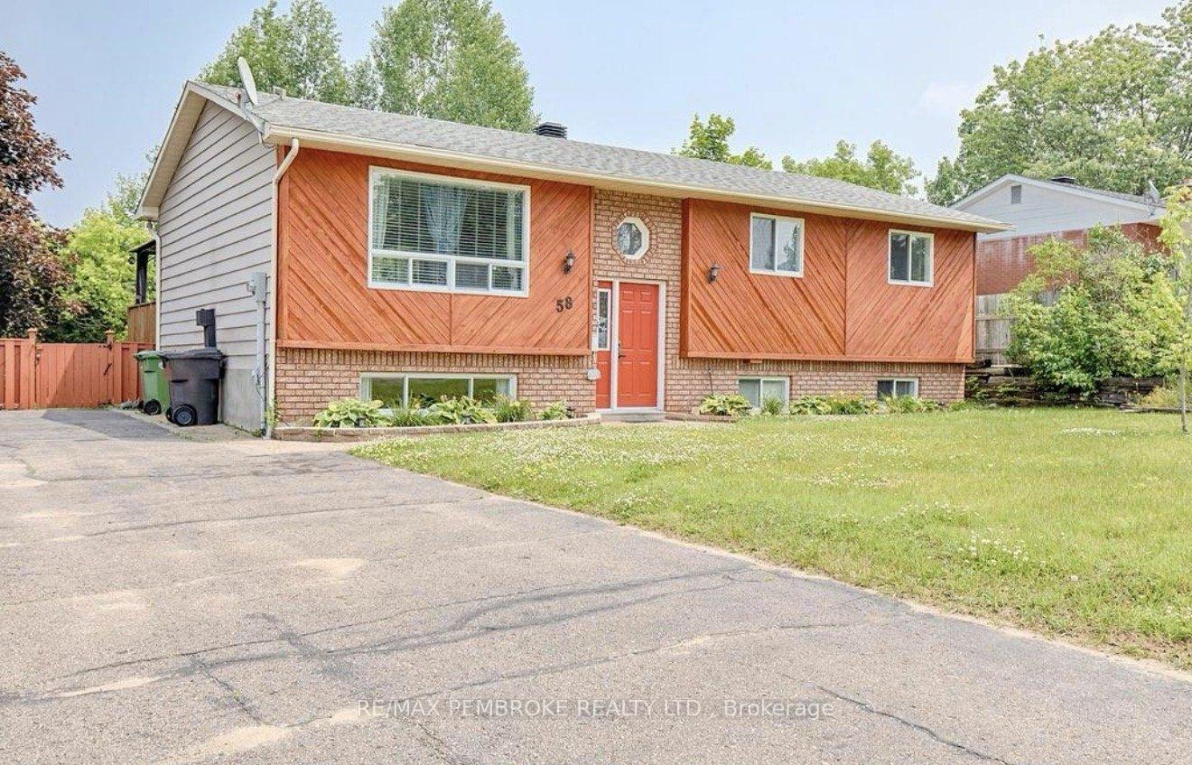 58 Selkirk Street, Petawawa, ON K8H 1P4