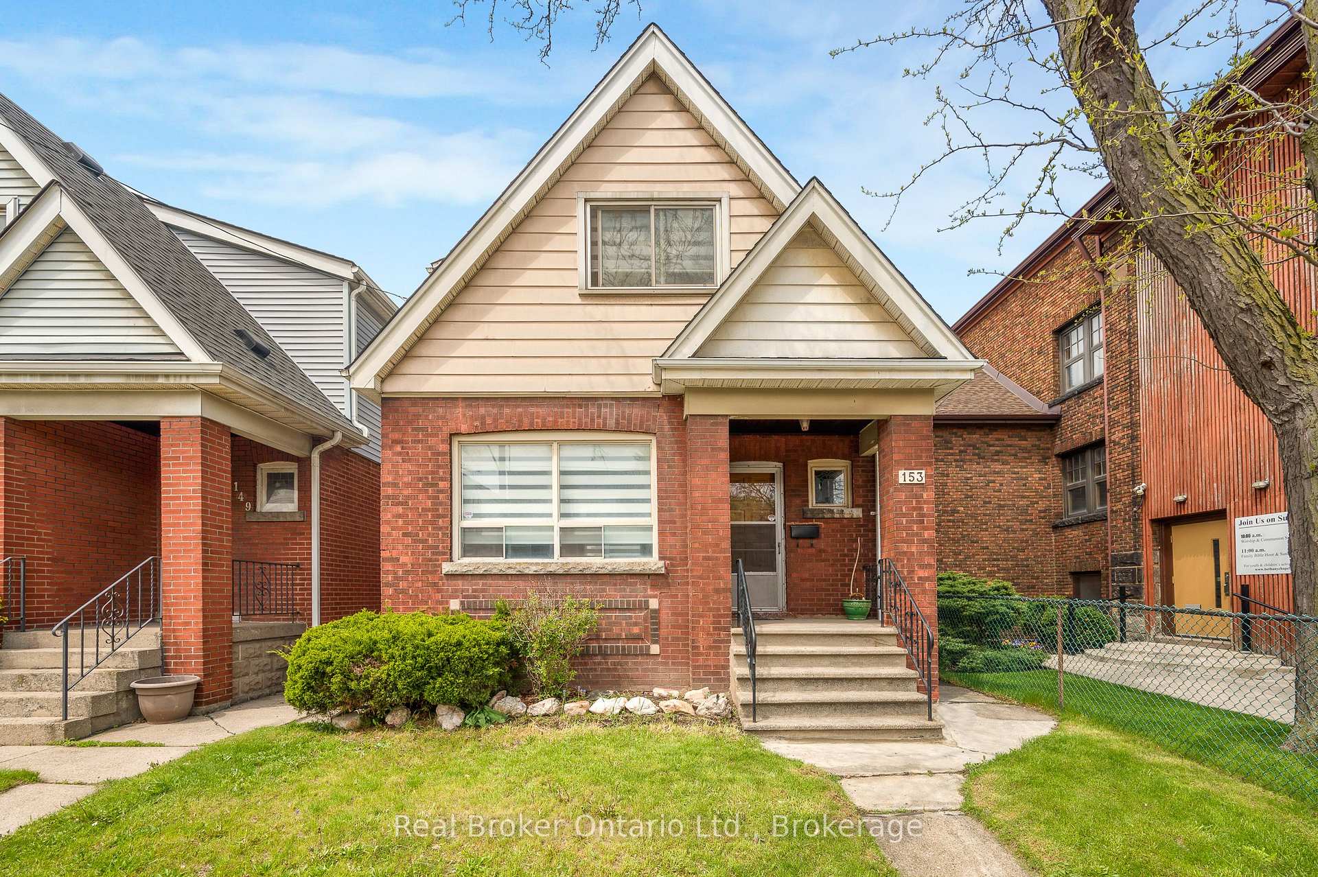 153 Gage Avenue N, Hamilton, ON L8L 7A3