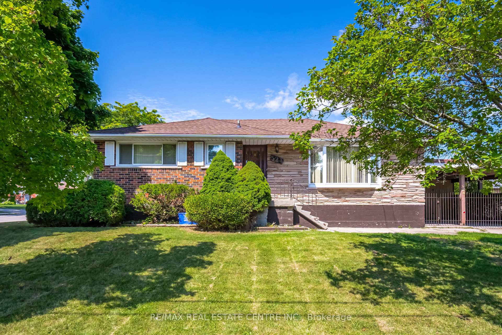 524 East 16th Street, Hamilton, ON L9A 4L1