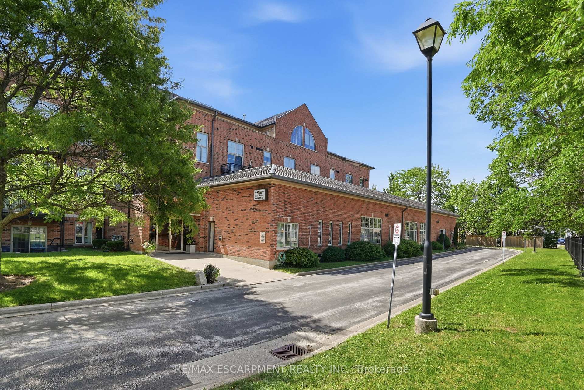 262 Dundas Street E 219, Hamilton, ON L8B 1A9